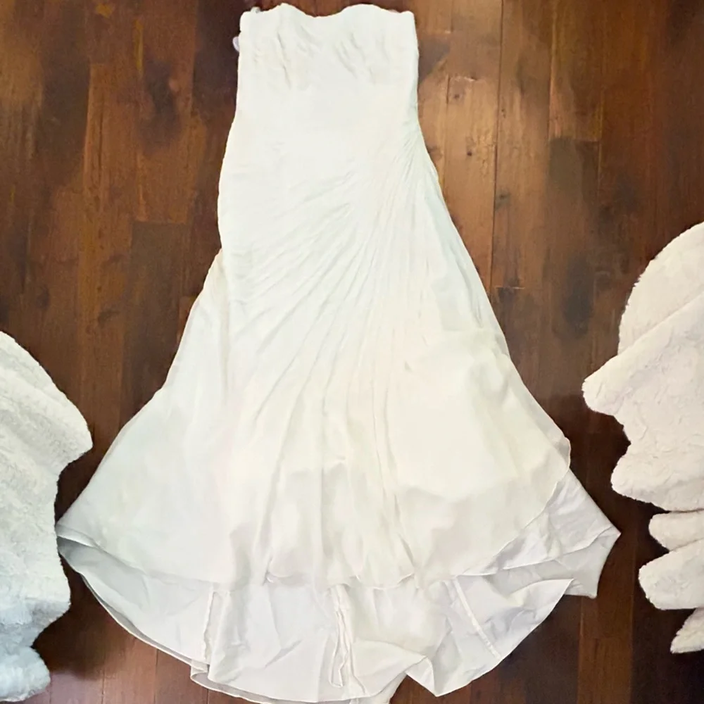 Beautiful ivory David's Bridal wedding dress size 16w/belt & wrap Style- 9V3540 - Picture 3 of 13
